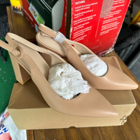 NWT Women's Slingback Block Heel Pointed Toe Dress Pumps Shoes Nude - Picture 7 of 7